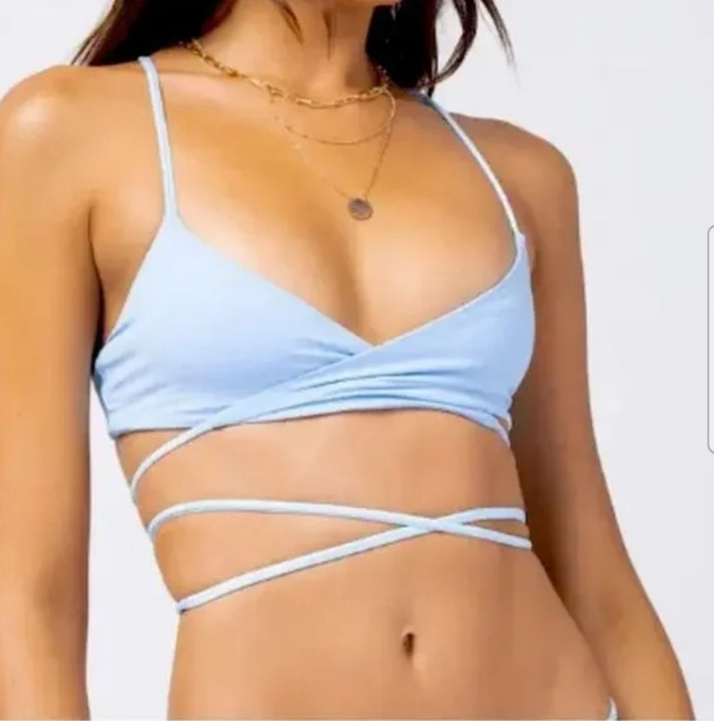 L*Space Kristen Bikini Top Wrap Around in Sky Blue Size Medium NWT Racerback